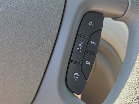 Used 2015 Chevrolet Traverse LS FWD image 25