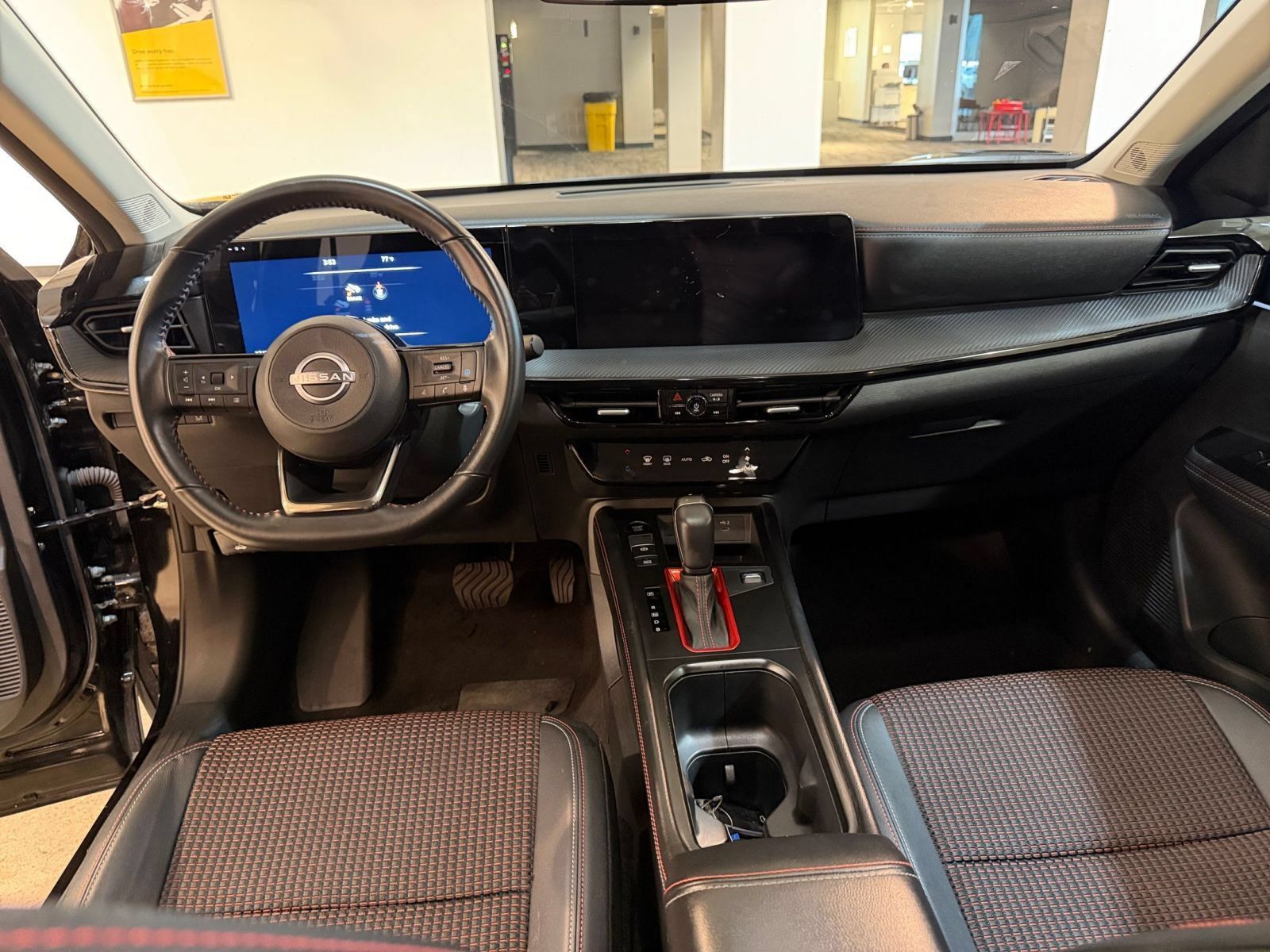 Used 2026 Nissan Kicks SR FWD image 31