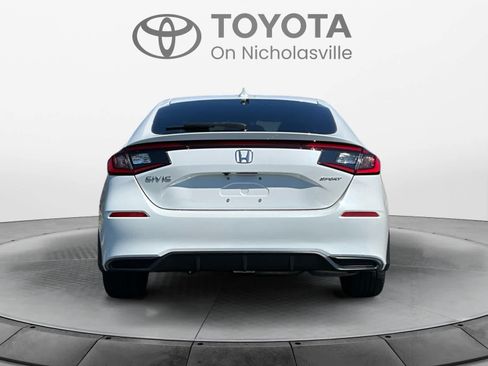 Used 2025 Honda Civic Sport image 4