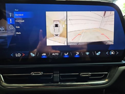 Used 2024 Chevrolet Equinox EV LT FWD image 14