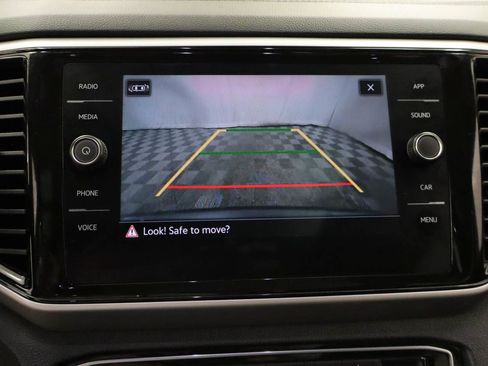 Used 2023 Volkswagen Atlas SE w/ Panoramic Sunroof Package FWD image 11