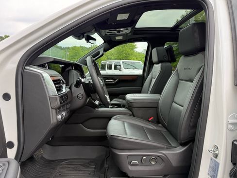 Used 2025 GMC Yukon Denali w/ Denali Reserve Package AWD/4WD image 12