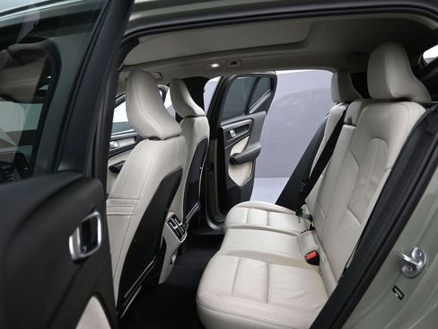 Certified 2023 Volvo XC40 B5 Plus w/ Driver Assist Package image 21