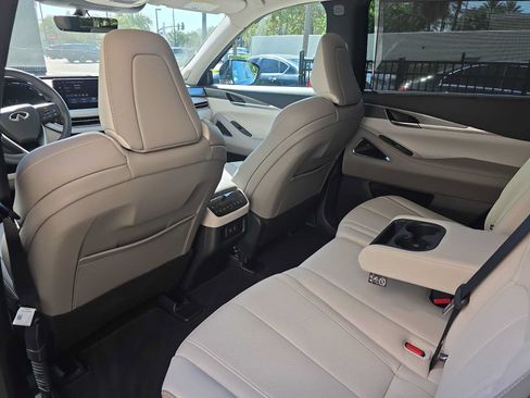 Certified 2026 INFINITI QX60 Luxe w/ Cargo Package FWD image 11