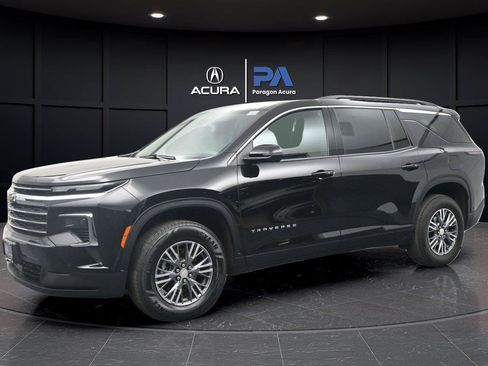 Used 2024 Chevrolet Traverse LT w/ Enhanced Driving Package AWD/4WD image 1