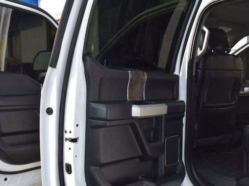 Used 2019 Ford F250 Lariat w/ Lariat Value Package image 18