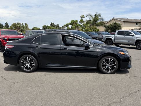 Certified 2020 Toyota Camry SE w/ Convenience Package FWD image 2
