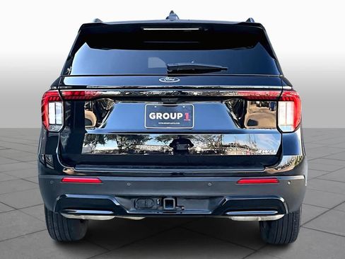 Used 2025 Ford Explorer ST-Line image 4
