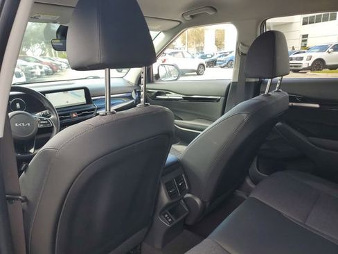 Certified 2024 Kia Seltos S image 8