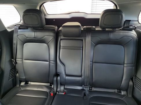 Used 2021 Lincoln Corsair FWD image 12