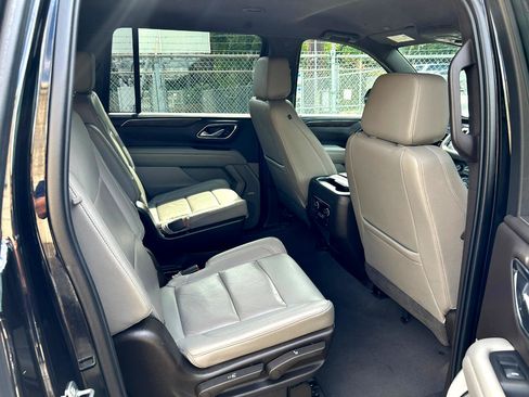 Used 2021 Chevrolet Suburban Z71 w/ Z71 Off-Road Package image 15