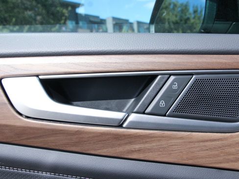 Certified 2026 Volkswagen Atlas SE FWD image 14