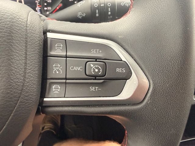 Used 2025 Jeep Compass Trailhawk AWD/4WD image 10