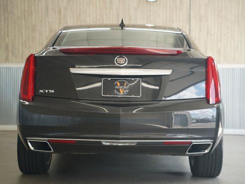 Used 2013 Cadillac XTS Luxury w/ Driver Awareness Package FWD image 9
