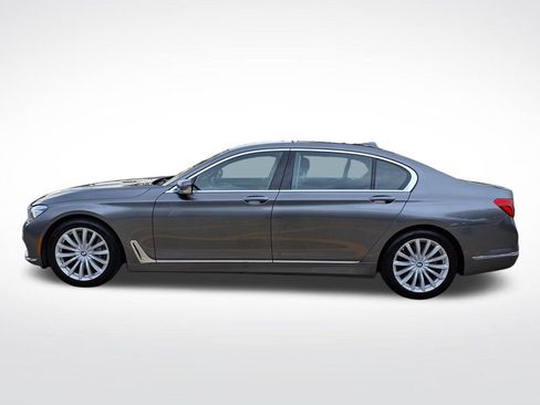 Used 2018 BMW 740i RWD image 12