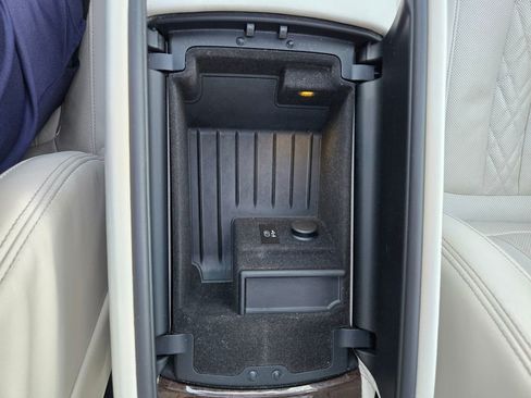 Used 2020 BMW 740i w/ Premium Package image 40