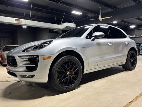 Used 2018 Porsche Macan GTS AWD/4WD image 4