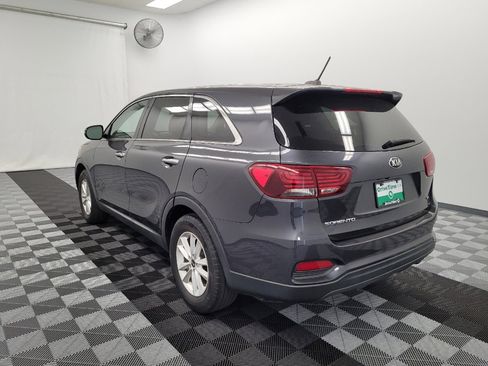 Used 2019 Kia Sorento FWD V6 image 5