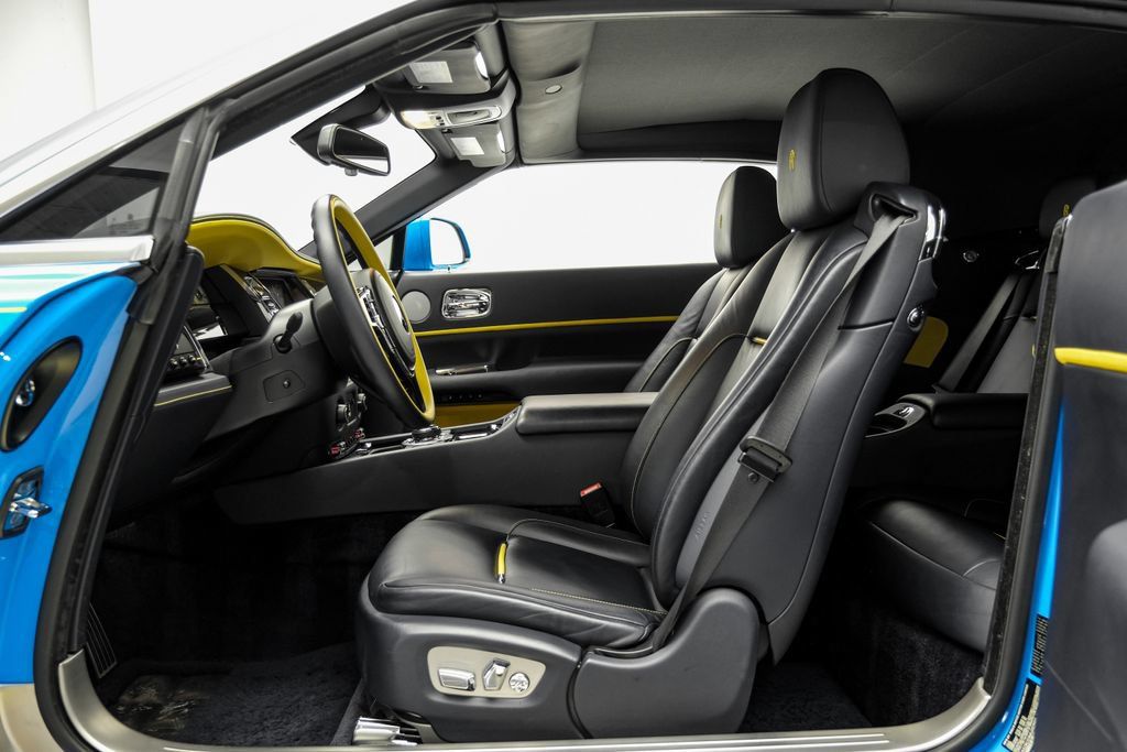 Used 2021 Rolls-Royce Dawn RWD image 10