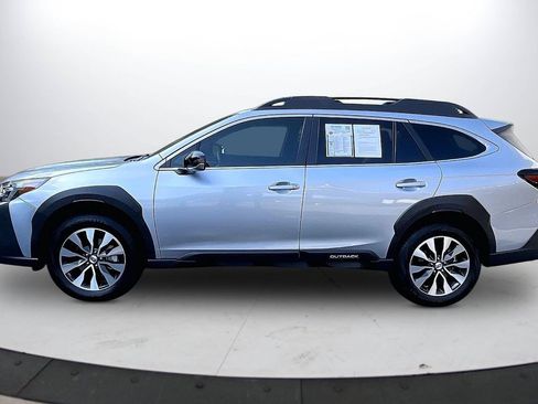 Used 2025 Subaru Outback Limited AWD/4WD image 5
