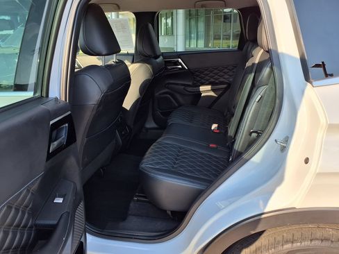 Used 2022 Mitsubishi Outlander SEL AWD/4WD image 12