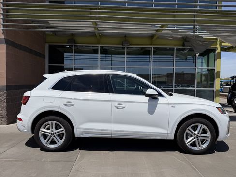 Used 2024 Audi Q5 e Premium AWD/4WD image 9