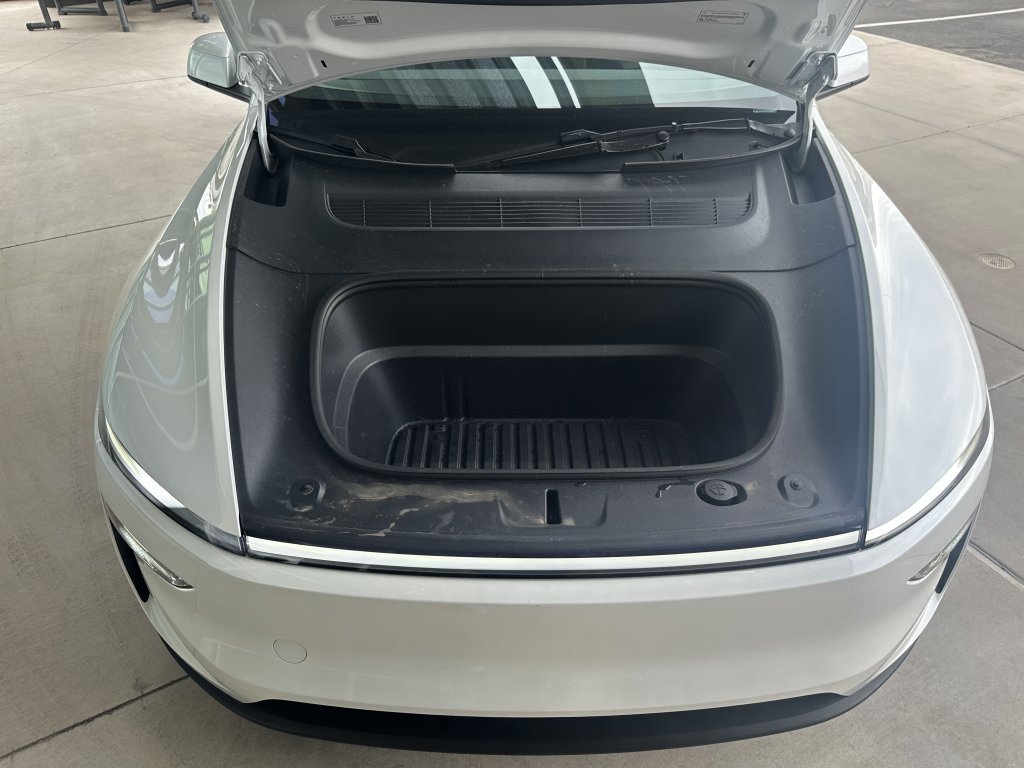 Used 2026 Tesla Model Y Long Range RWD image 40