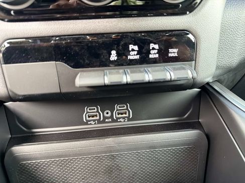 New 2026 RAM 1500 Express AWD/4WD image 25