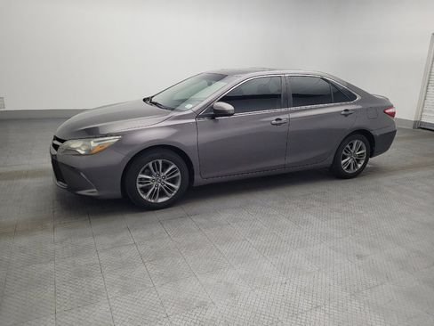 Used 2016 Toyota Camry SE image 2
