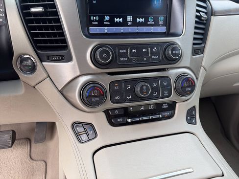 Used 2019 GMC Yukon XL Denali w/ Denali Ultimate Package AWD/4WD image 38