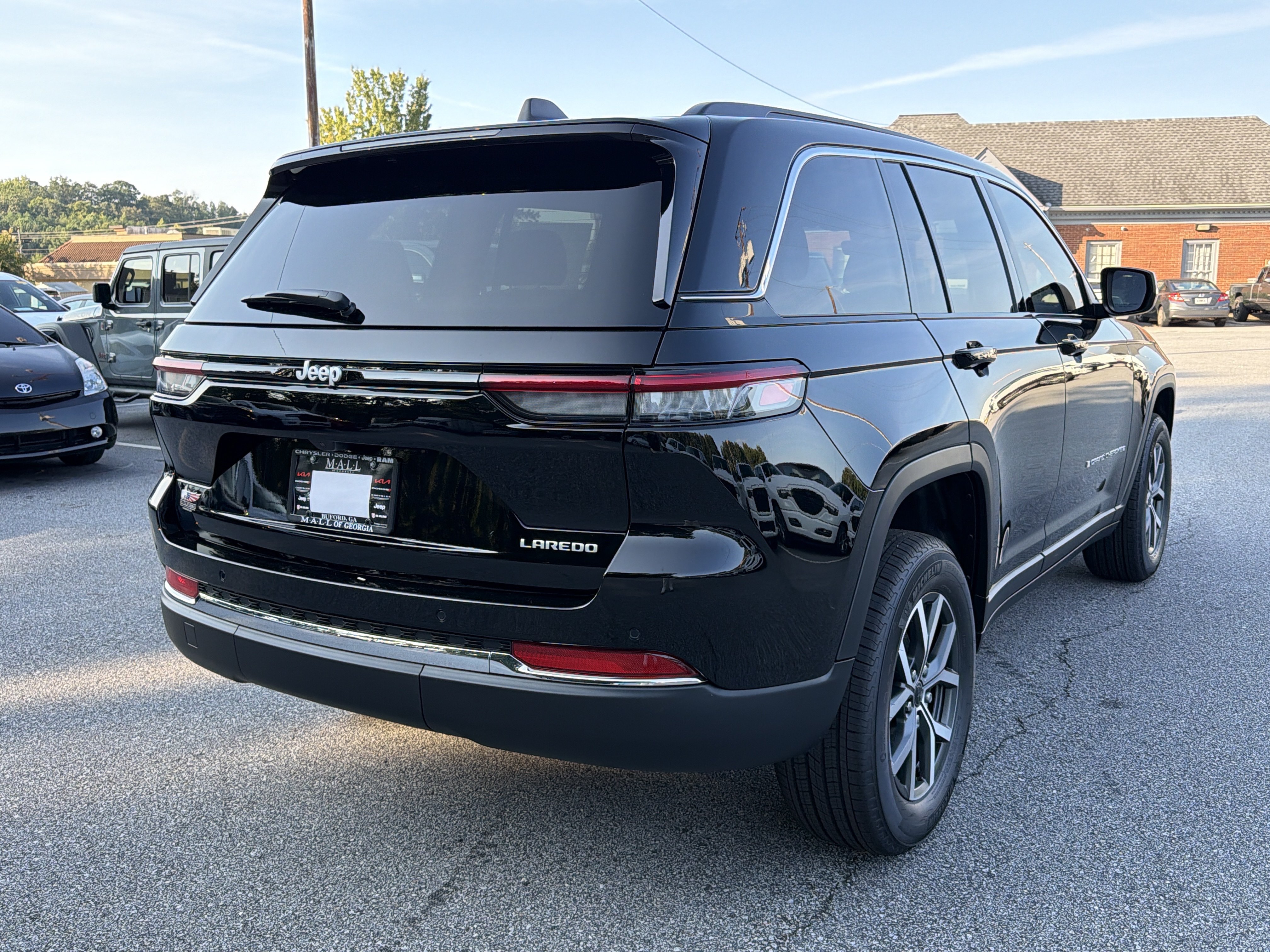 New 2027 Jeep Grand Cherokee Laredo X RWD image 5