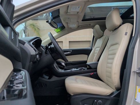 Used 2018 Ford Edge SEL w/ Equipment Group 201A FWD image 7