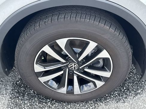 Used 2024 Volkswagen Tiguan S FWD image 13