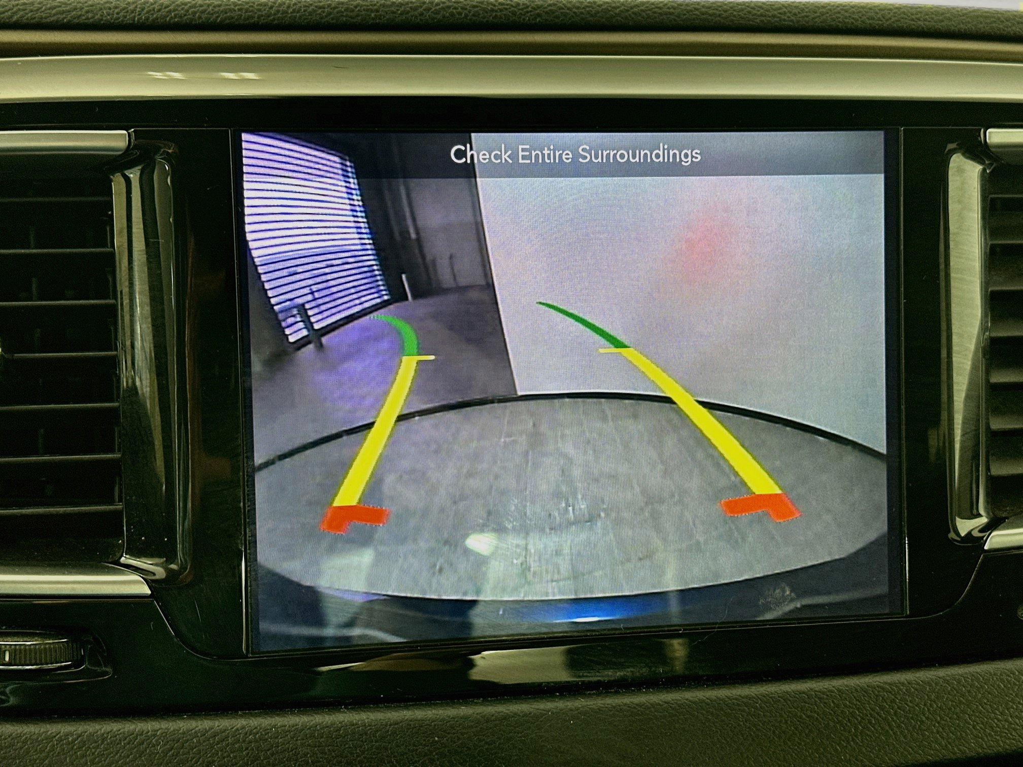 Used 2018 Chrysler Pacifica Touring-L Plus FWD image 14