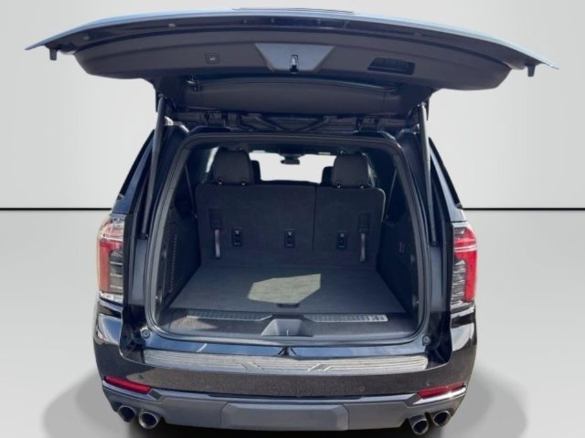 Used 2025 Chevrolet Suburban Z71 AWD/4WD image 37