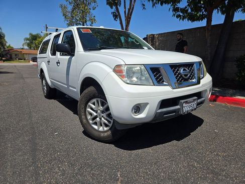 Used 2016 Nissan Frontier SV w/ SV Value Truck Package RWD image 2