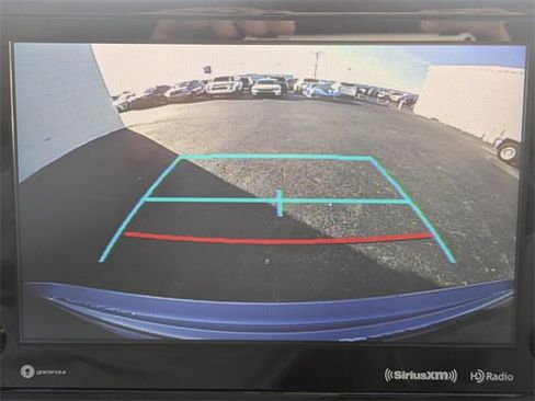 Used 2020 Toyota Highlander XLE image 27