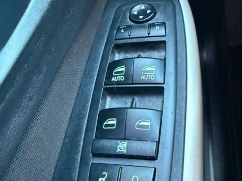 Used 2017 Jeep Cherokee Latitude image 17