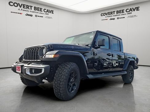 New 2025 Jeep Gladiator Sport image 4