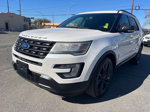 Used 2017 Ford Explorer XLT w/ Equipment Group 202A image 11