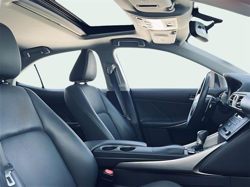 Used 2015 Lexus IS 250 AWD image 21