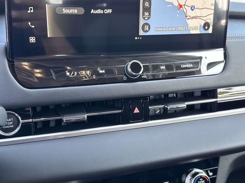 New 2025 Mitsubishi Outlander SE image 23