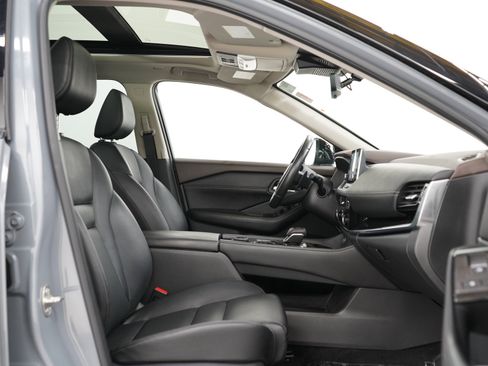 Used 2022 Nissan Rogue SL AWD/4WD image 11