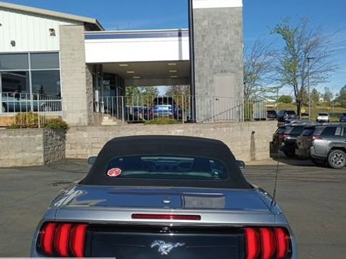 Used 2022 Ford Mustang Premium RWD image 4