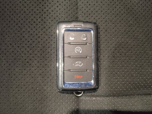 Used 2024 Jeep Grand Cherokee L Laredo image 32