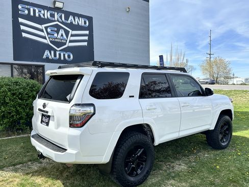 Used 2018 Toyota 4Runner SR5 image 7