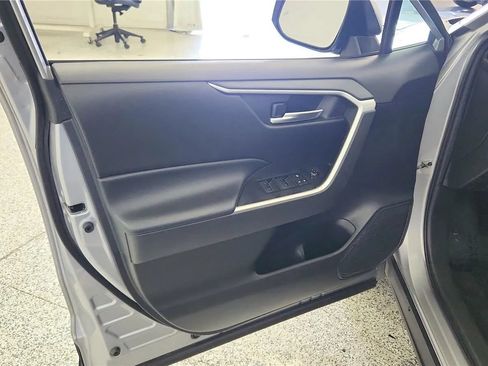 Used 2024 Toyota RAV4 XLE FWD image 31