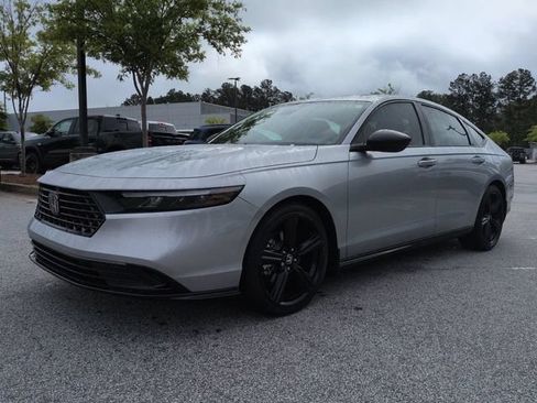 Used 2025 Honda Accord Sport image 8