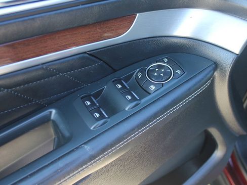 Used 2018 Ford Explorer Platinum image 29