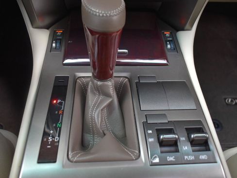 Used 2014 Lexus GX 460 w/ Premium Package AWD/4WD image 16